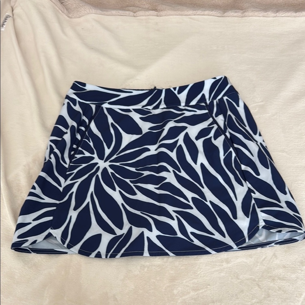 Vineyard Vines Navy& White skirt